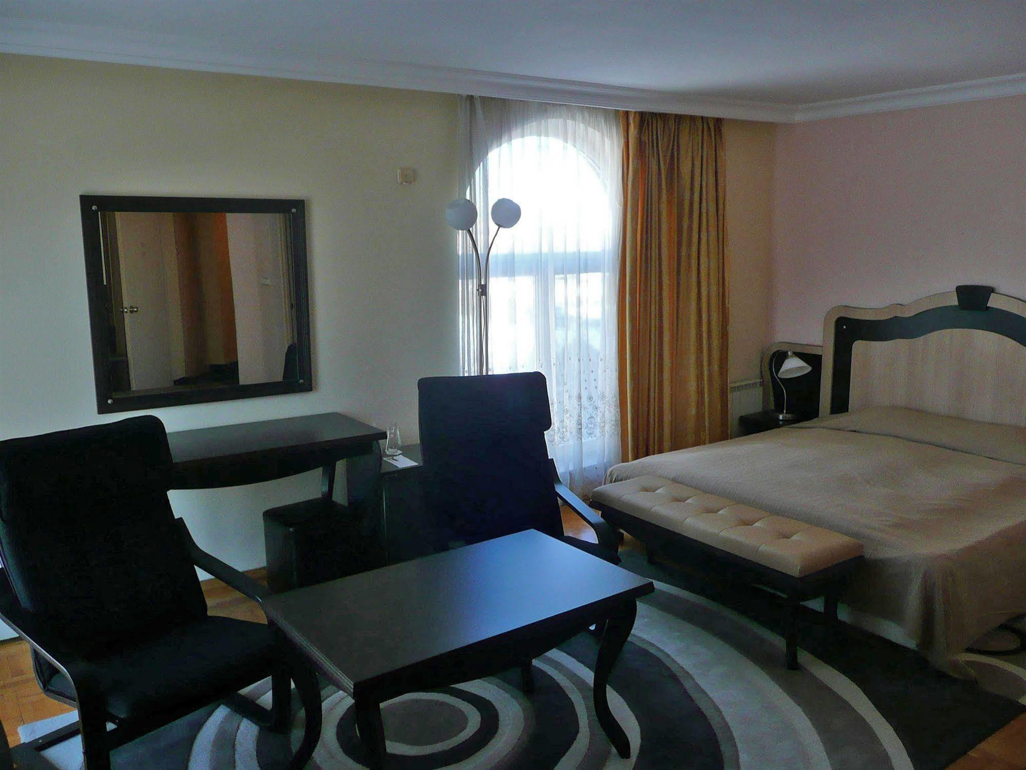 Hotel Consul โซเฟีย ภายนอก รูปภาพ